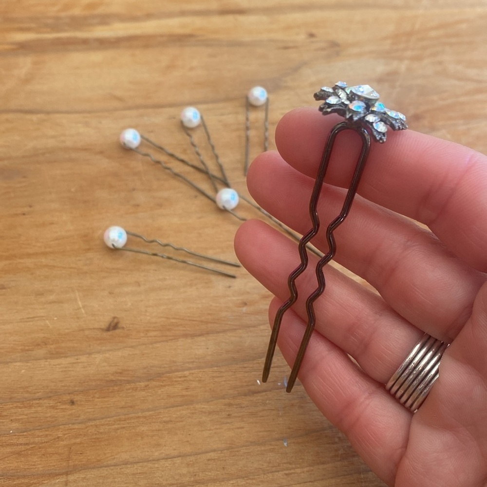 6 x “Pearl” hair pins + bonus rhinestone (read) - Picture 6 of 6